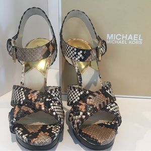 Michael Kors Odessa Sandal Size 7M, Snakeskin embossed leather